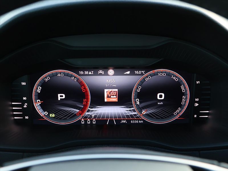 Škoda Karoq 2,0 TDI 4x4 DSG Sportline DPH - fotka 20 z 42