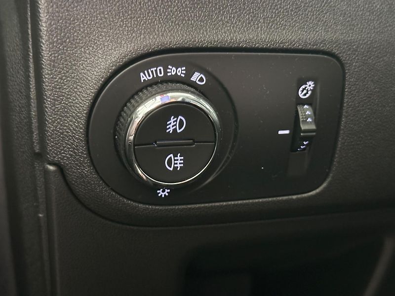 Opel Crossland X 1.2i,110HP,automat,ČR,1.maj. - fotka 20 z 22