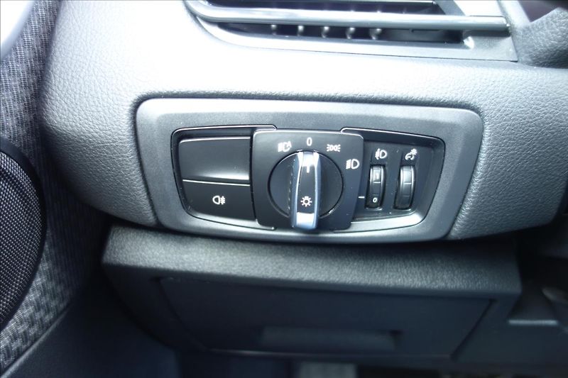 BMW Řada 2 218i,1 MAJ.,SERV.KN.,7MÍST. - fotka 41 z 43