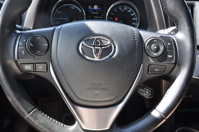 Toyota RAV4 2.5HSD 114kW - fotka 12 z 18