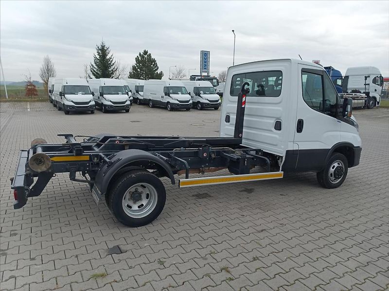 Iveco Daily 3,0   50C18 3,5t kontejner - fotka 3 z 14