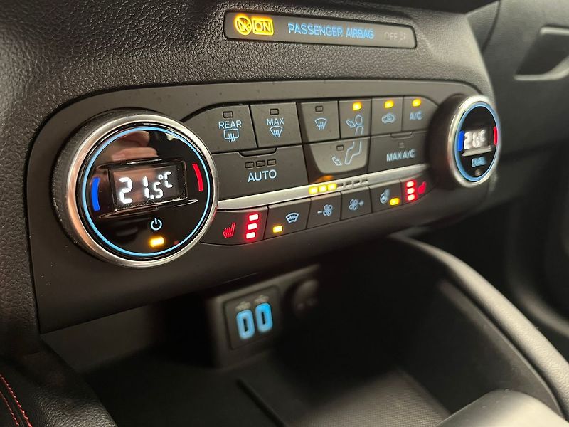 Ford Kuga 2.5 Duratec HEV 4x4 ST-LINE - fotka 24 z 66
