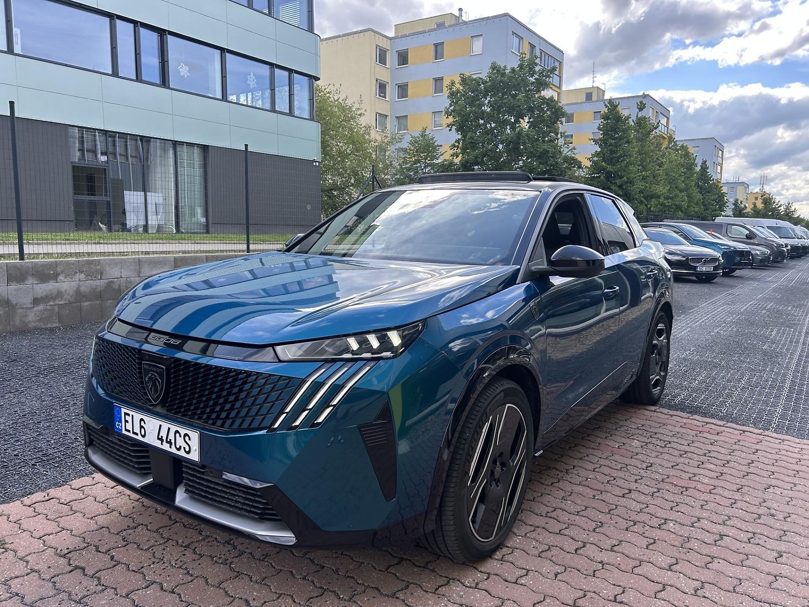 Peugeot 3008 GT Elektromotor 157 kW (73 kWh