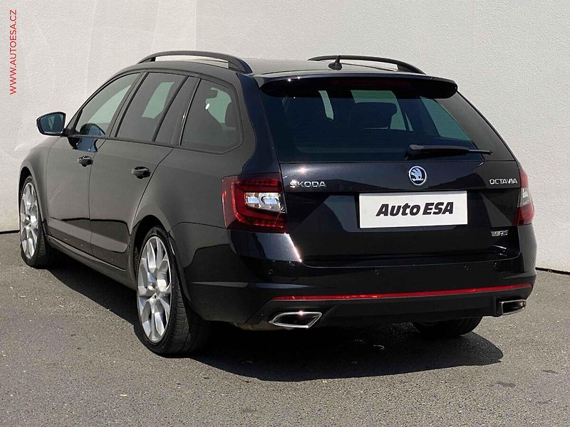 Škoda Octavia (2017) 2.0 TSi, RS, LED, +ALU, panor - fotka 6 z 20