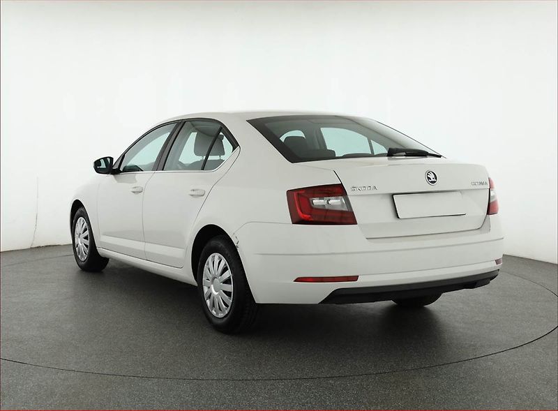 Škoda Octavia (2019) 1.6 TDI, Tempomat - fotka 4 z 15
