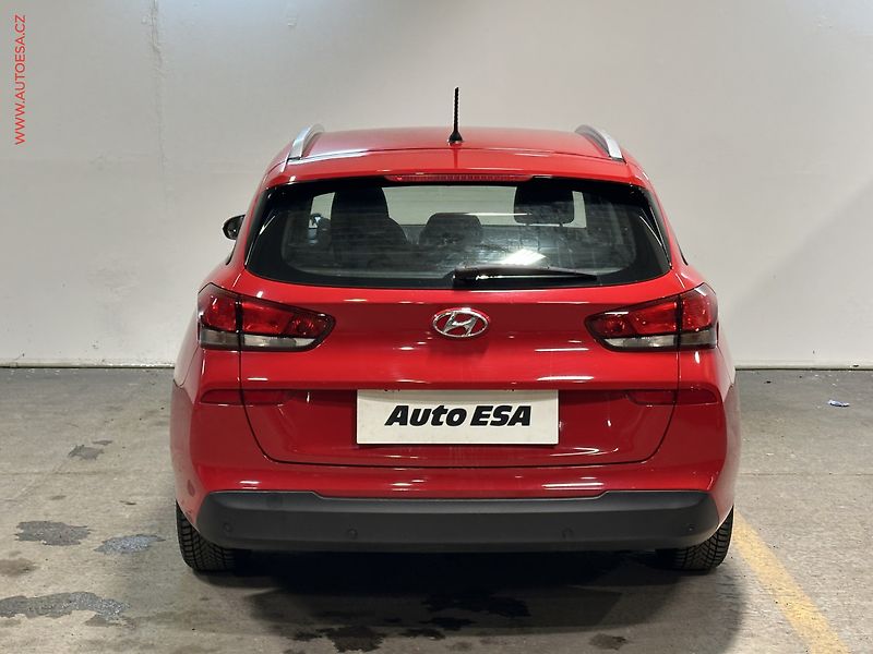 Hyundai i30 (2019) 1.6 CRDi, 2.maj,ČR, servis - fotka 5 z 22