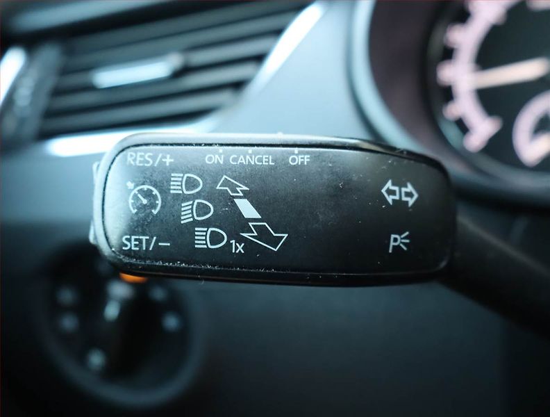 Škoda Octavia (2018) 1.6 TDI, Tempomat - fotka 21 z 22