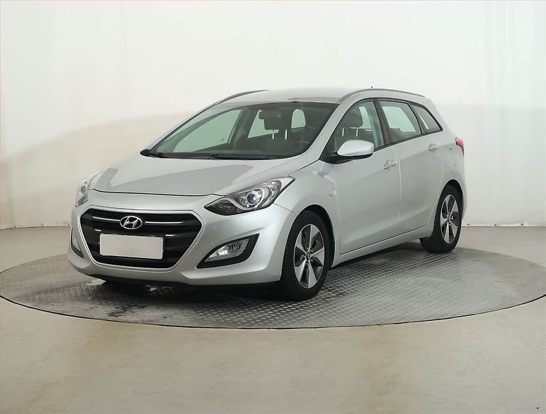 Hyundai i30 (2016) 1.6 GDI, Tempomat - fotka 2 z 13