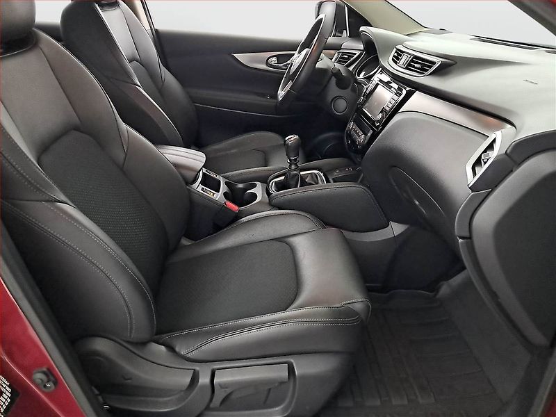 Nissan Qashqai (2018) Tekna 1.2 DIG-T, Serv.kniha - fotka 9 z 18