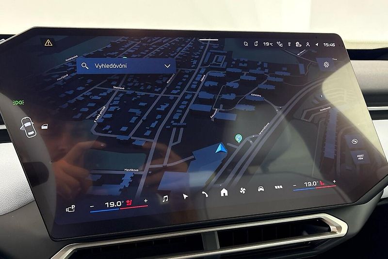 BMW i3 50 xDrive Sedan - fotka 20 z 27