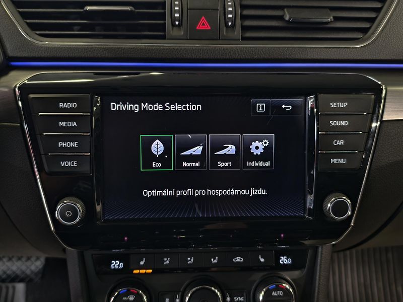 Škoda Superb 2.0 TDi 140kW 4x4 DSG STYLE - fotka 19 z 25