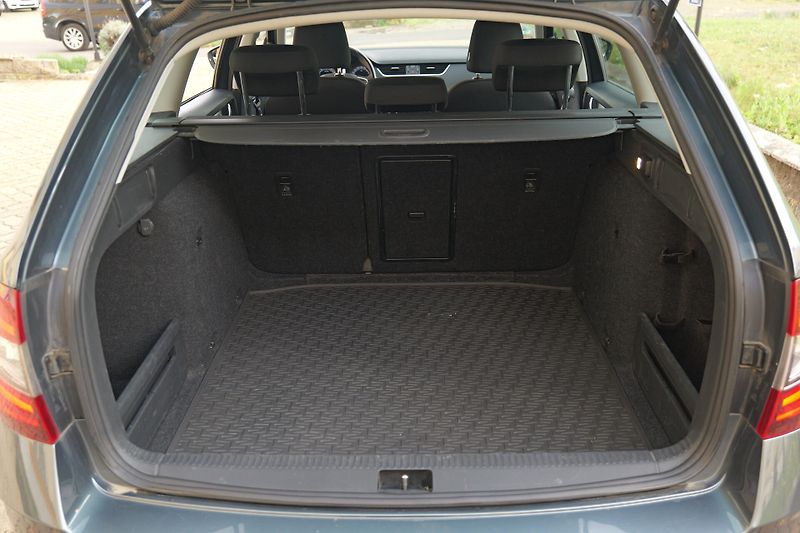Škoda Octavia 1.5 TSI 110 kW Style LED Tažné - fotka 34 z 35