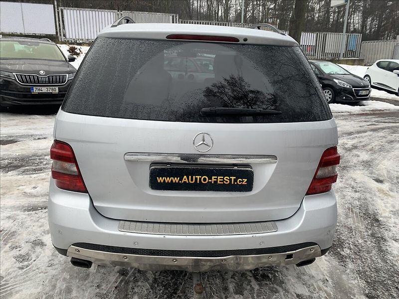 Mercedes-Benz Třídy M 4,0 CDI - fotka 6 z 21