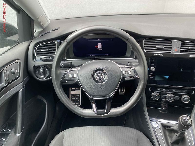 Volkswagen Golf (2017) 1.5 TSi, Sound, LED, navi, - fotka 11 z 18