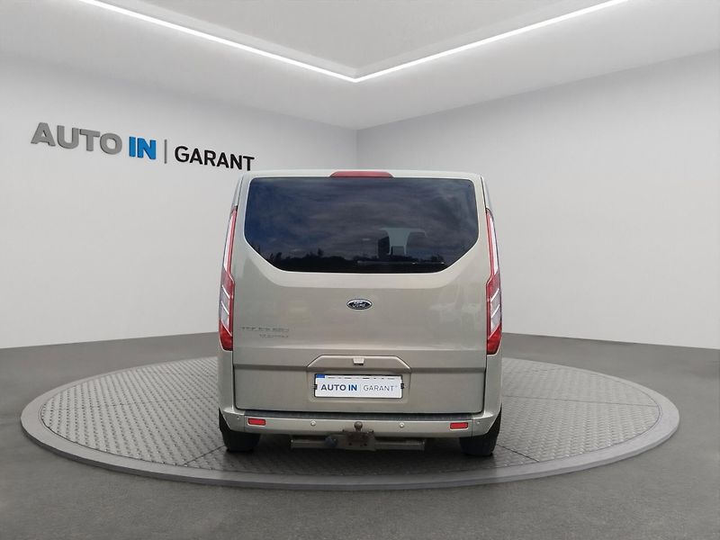 Ford Tourneo Custom (2017) Titanium L2 96kW, 1MAJ, ČR, ta - fotka 5 z 17
