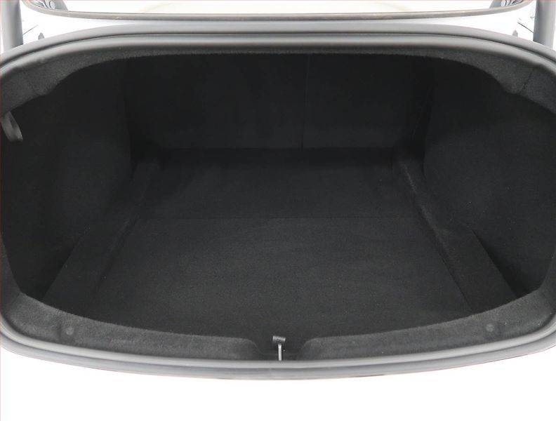 Tesla Model 3 (2023) Standard Range 60kWh, SoH 95% - fotka 13 z 31