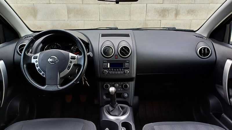 Nissan Qashqai QASHQAI 1.6 86kW-1.maj-ČR-TOP - fotka 15 z 25