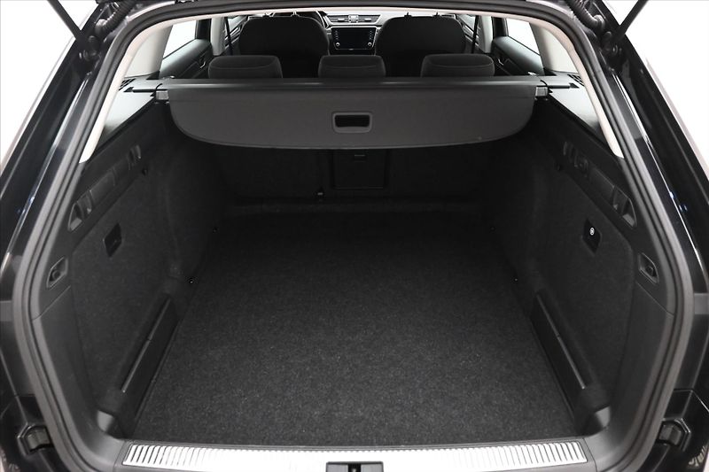 Škoda Superb 2,0 TDI 110 kW DSG Style Záruk - fotka 10 z 31