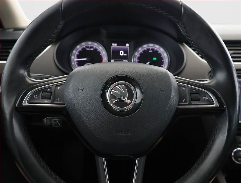 Škoda Octavia (2015) Laurin&Klement 2.0 TDI, 4X4 - fotka 8 z 17