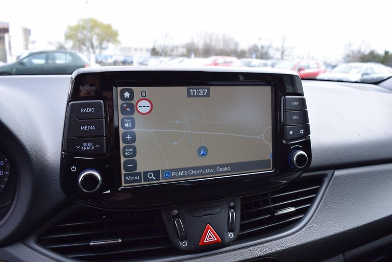 Hyundai i30 (2021) 1.6CRDi 85kw STYLE 7°AUTOMAT - fotka 27 z 49