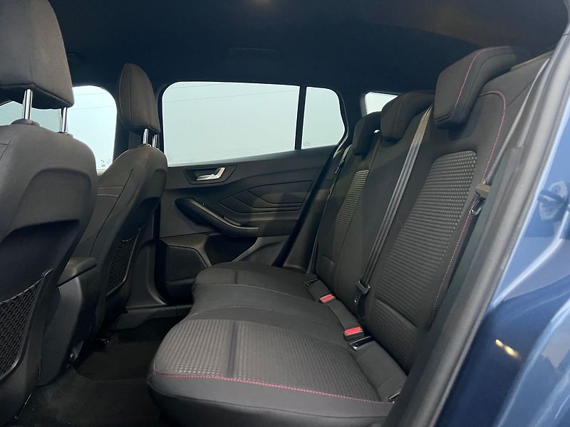 Ford Focus (2021) 1.5 TDCI ST-LINE - fotka 18 z 46