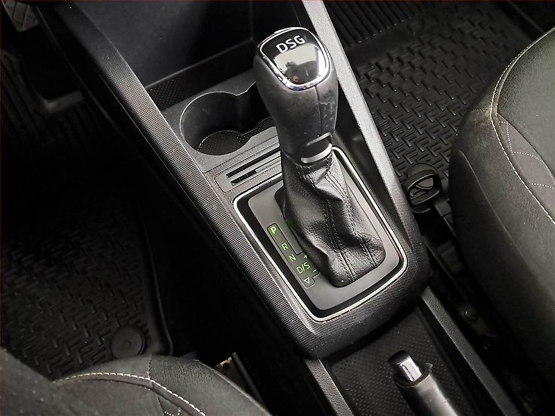 Škoda Fabia (2017) 1.2 TSI, Automat, Navi - fotka 13 z 17
