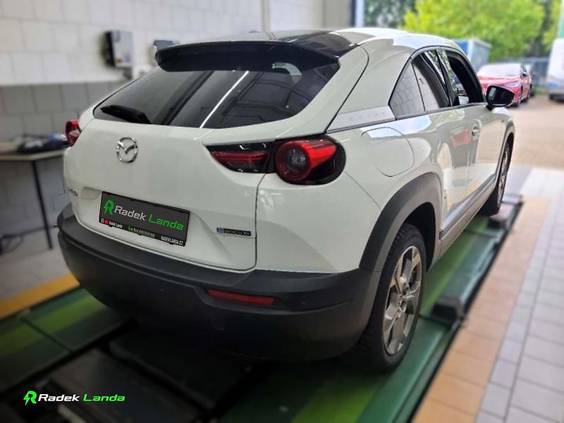 Mazda MX-30 (2023) e-Skyactiv - fotka 2 z 9
