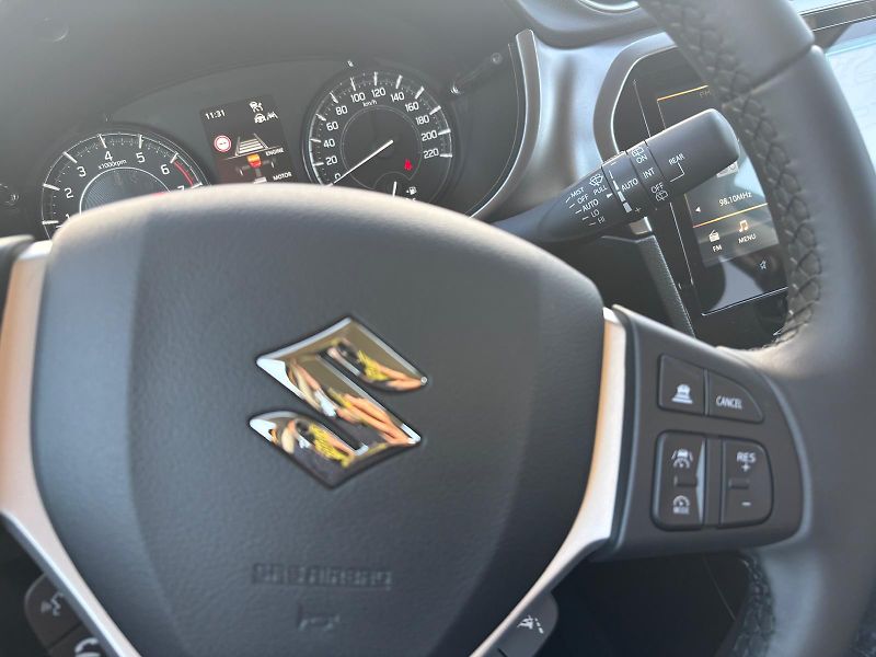 Suzuki Vitara 1,4 BoosterJet Premium - fotka 16 z 25
