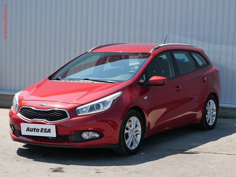 Kia Ceed (2014) 1.6 GDi, ČR, AC - fotka 3 z 15