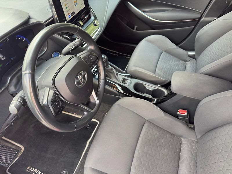 Toyota Corolla (2022) 1.8 HYBRID E-Cvt COMFORT ČR - fotka 10 z 25