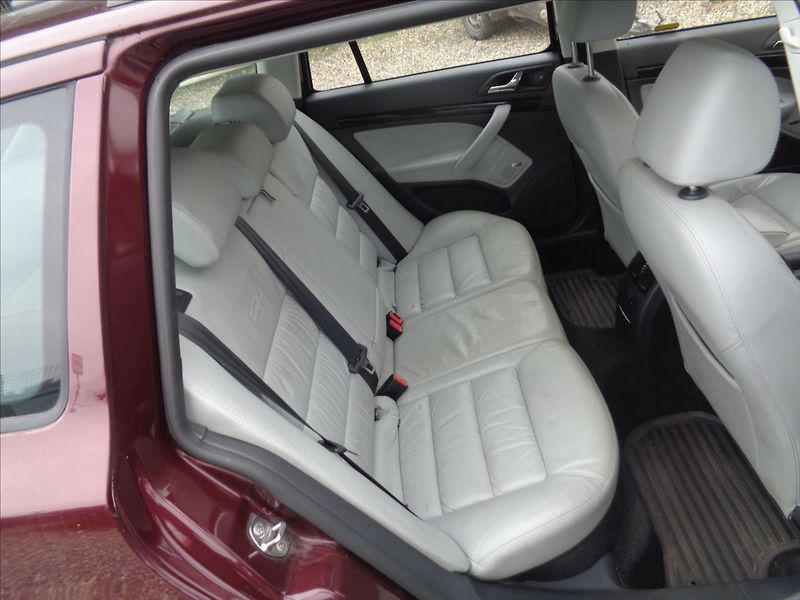 Škoda Octavia 2,0 Laurin Klement - fotka 10 z 19