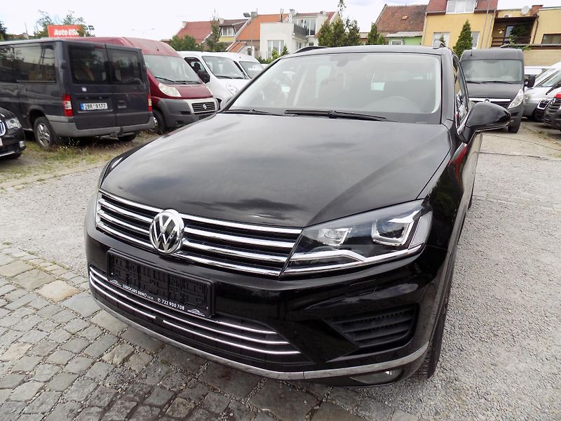 Volkswagen Touareg 3,0TDI 193 KW 4X4 DSG - fotka 2 z 51
