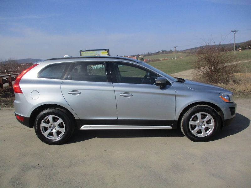 Volvo XC60 2.4 D5*136kW*AWD*197TKM*6MAN.P - fotka 5 z 48