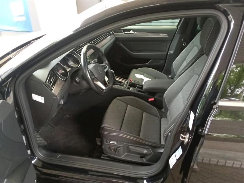 Volkswagen Passat 2,0 PANORAMA,WEBASTO,TAŽNÉ - fotka 5 z 9