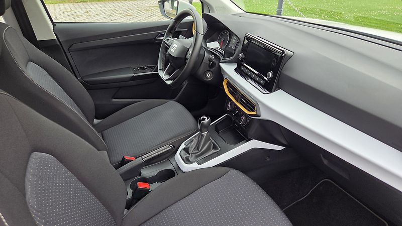 Seat Arona (2022) 1.0 TSI 70 kW Style CZ DPH - fotka 12 z 29