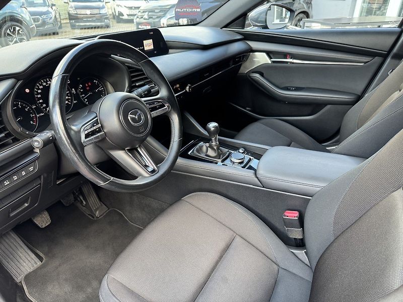 Mazda 3 (2019) 2.0i G122 LED Navi Bose Kamera - fotka 28 z 50