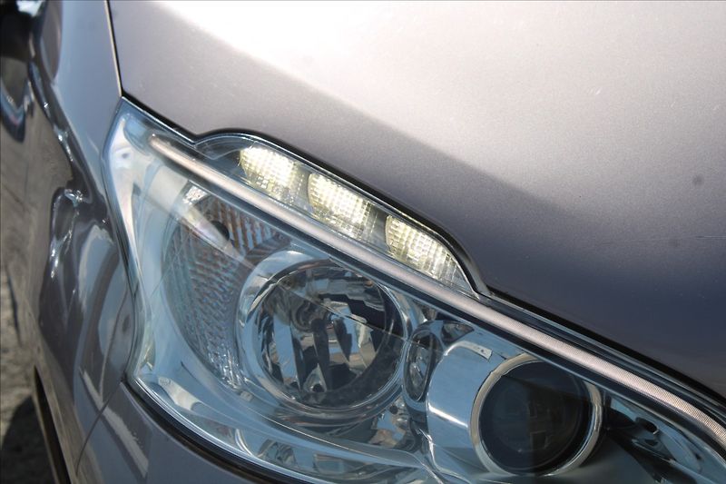 Peugeot 208 1,4 i  NOVÉ V ČR - fotka 22 z 23
