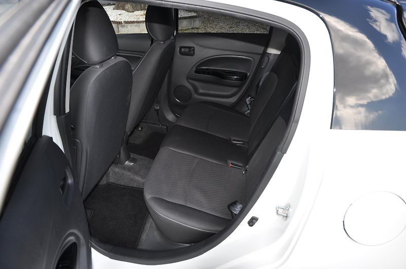 Mitsubishi Space Star 1.2i 59kW - fotka 7 z 15
