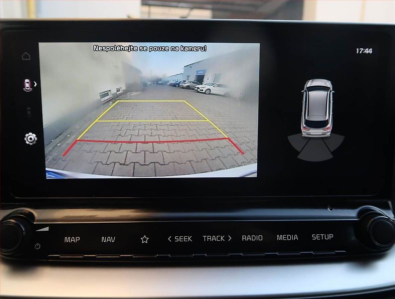 Kia Ceed (2022) 1.5 T-GDI MHEV - fotka 19 z 20