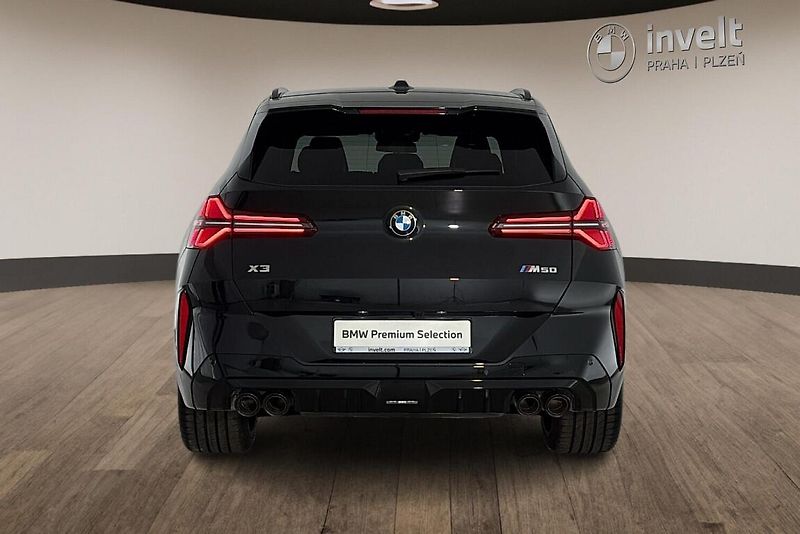 BMW X3 M50 xDrive - fotka 4 z 25