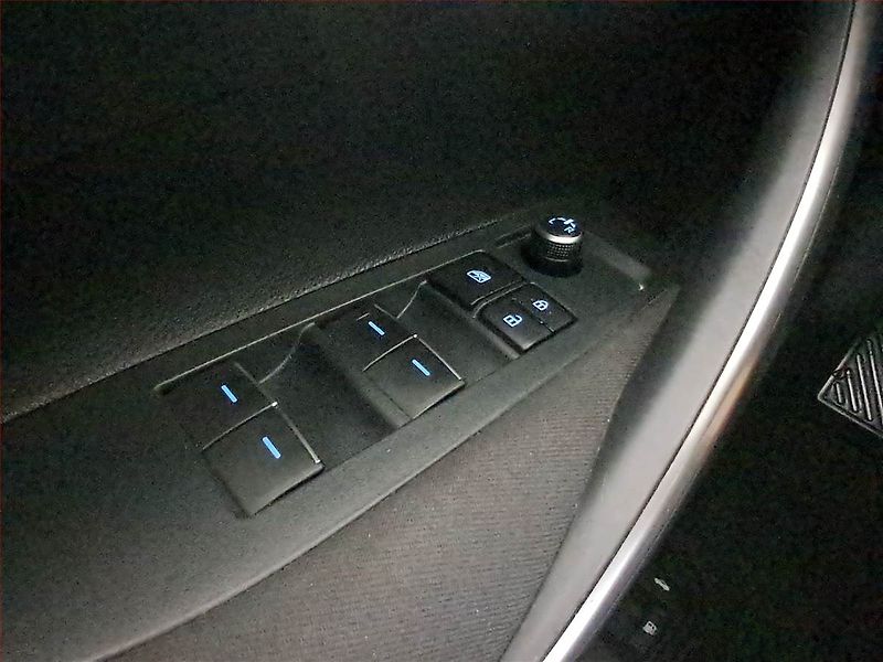 Toyota Corolla (2020) 1.6 Valvematic, Tempomat - fotka 16 z 17