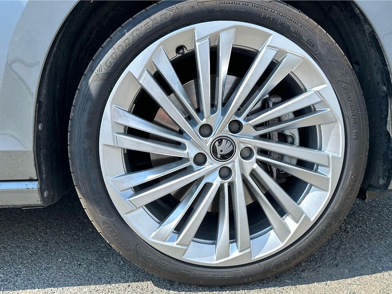 Škoda Superb 2,0 TDI / 142 kW 4x4 L&K DSG - fotka 22 z 23