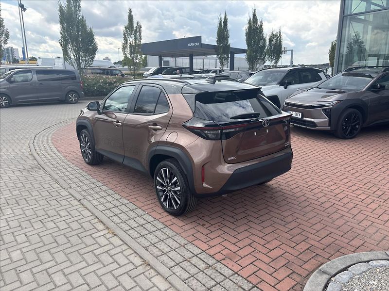 Toyota Yaris Cross (2026) 1,5 HEV 4x4 Executive TECH VIP - fotka 5 z 12