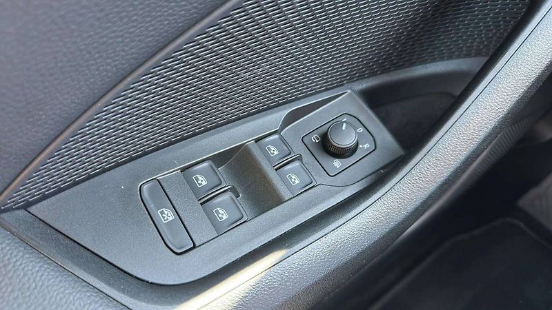 Škoda Octavia Combi Selection 1,5TSI 85kW MT - fotka 18 z 28