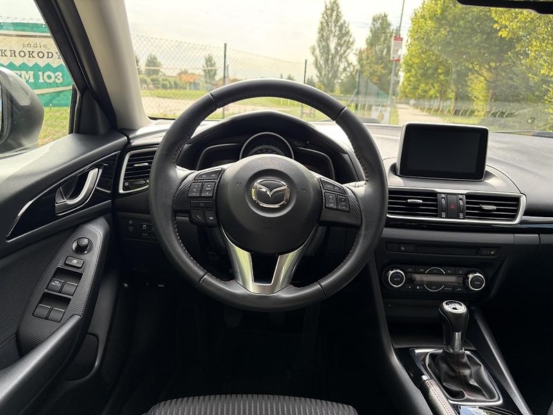 Mazda 3 2.0 Center-Line - fotka 27 z 36