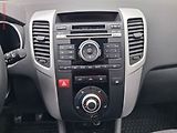 Kia Venga (2010) 1.4i, 2.maj,ČR, AC, +sada kol - náhled 13