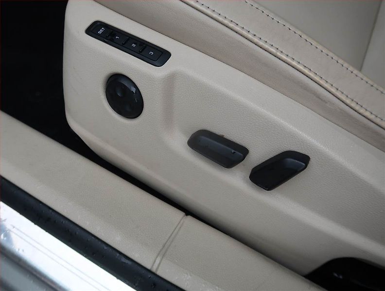 Škoda Superb (2014) Laurin&Klement 3.6 FSI V6 - fotka 18 z 23