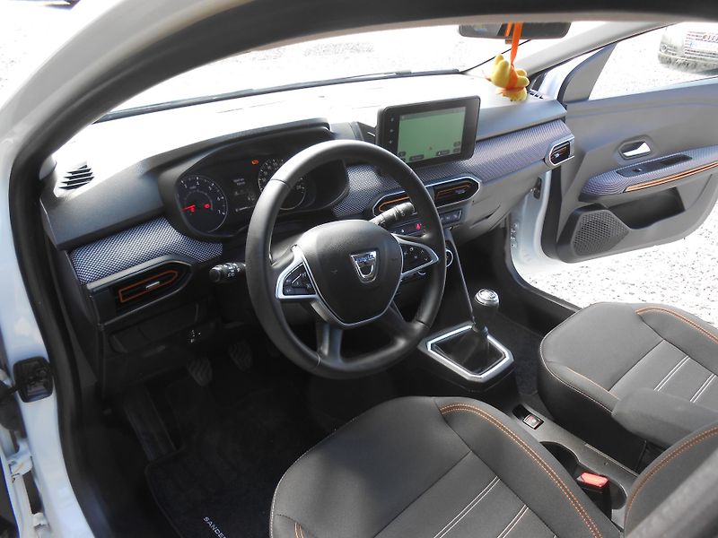 Dacia Sandero STEPWAY,NAVI,KAMERA,18tkm - fotka 39 z 45