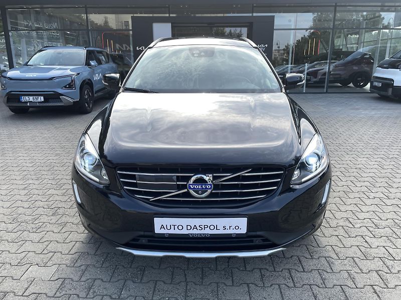 Volvo XC60 (2013) D5 2.4D 169kW AWD   - fotka 8 z 23