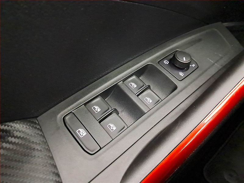 Škoda Fabia (2025) Monte Carlo 1.0 TSI - fotka 15 z 18